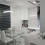 Apartment N&l *